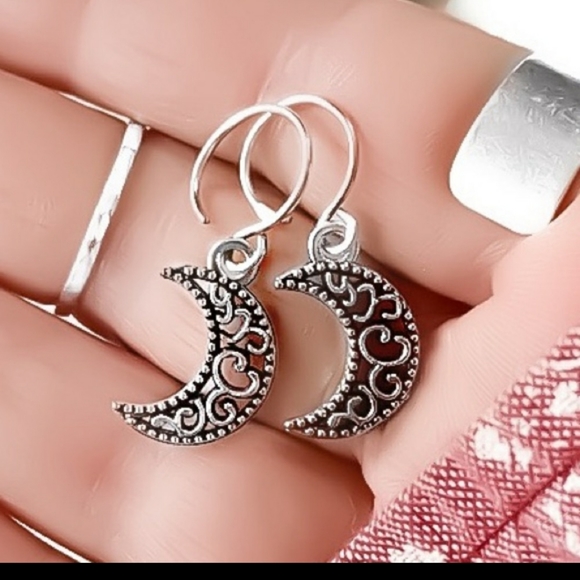 from Moodtherapy boutique Jewelry - 925 Sterling Silver Crescent Moon Earrings